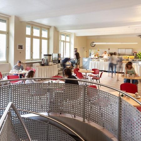 All In Hostel Берлин Экстерьер фото